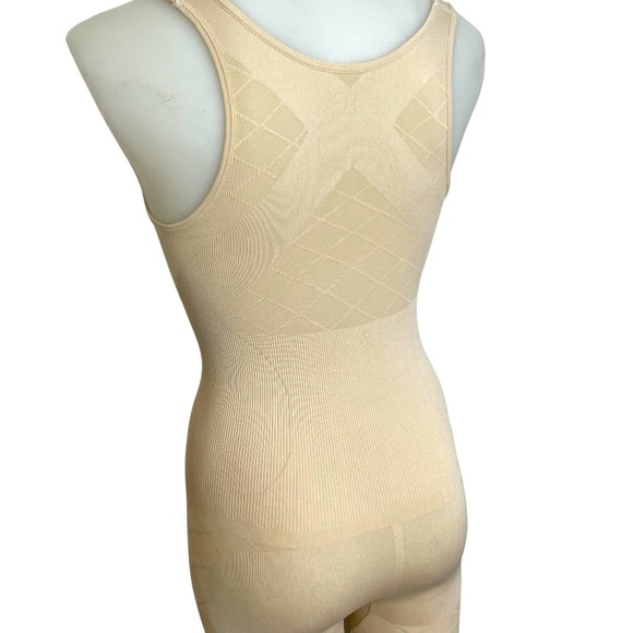 Full Body Shapewear 🤍 - Picture 4 of 9